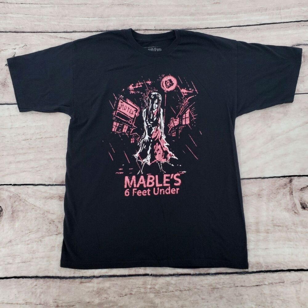 Mables 6 Feet Under Large Black Tee No Evil Live Die Francis Te Motel Pink White